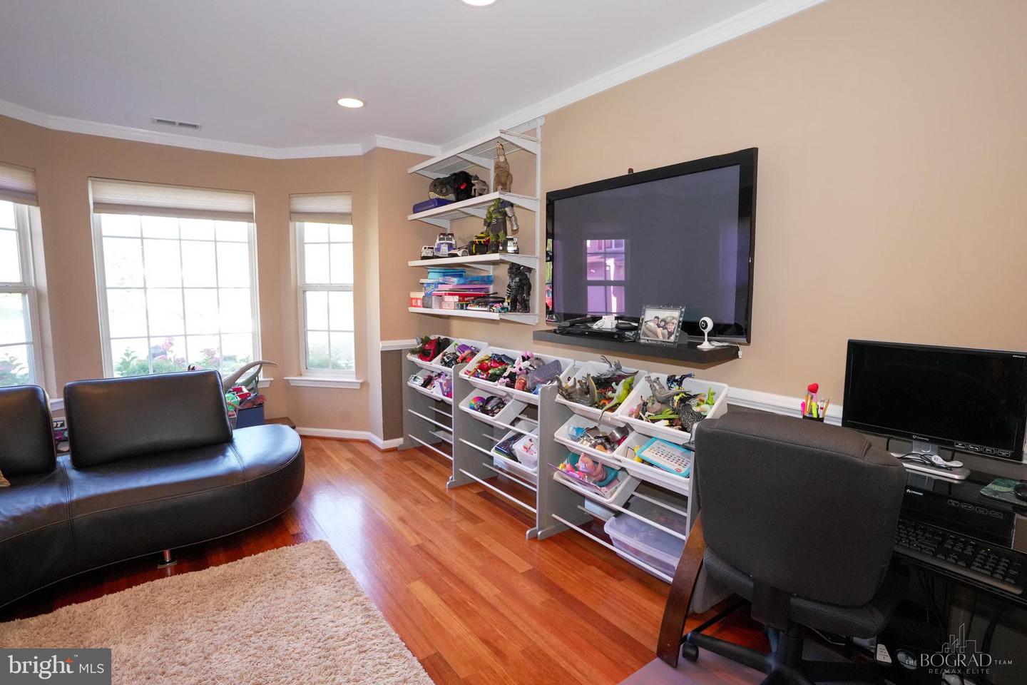 201 White Pine Ct Property Photo 8