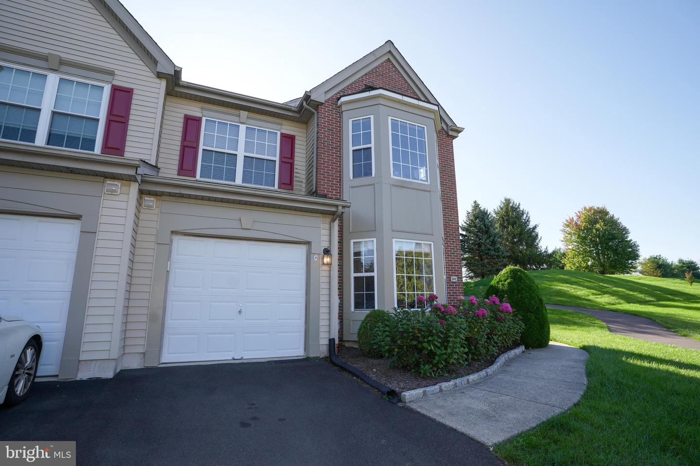 201 White Pine Ct Property Photo 43