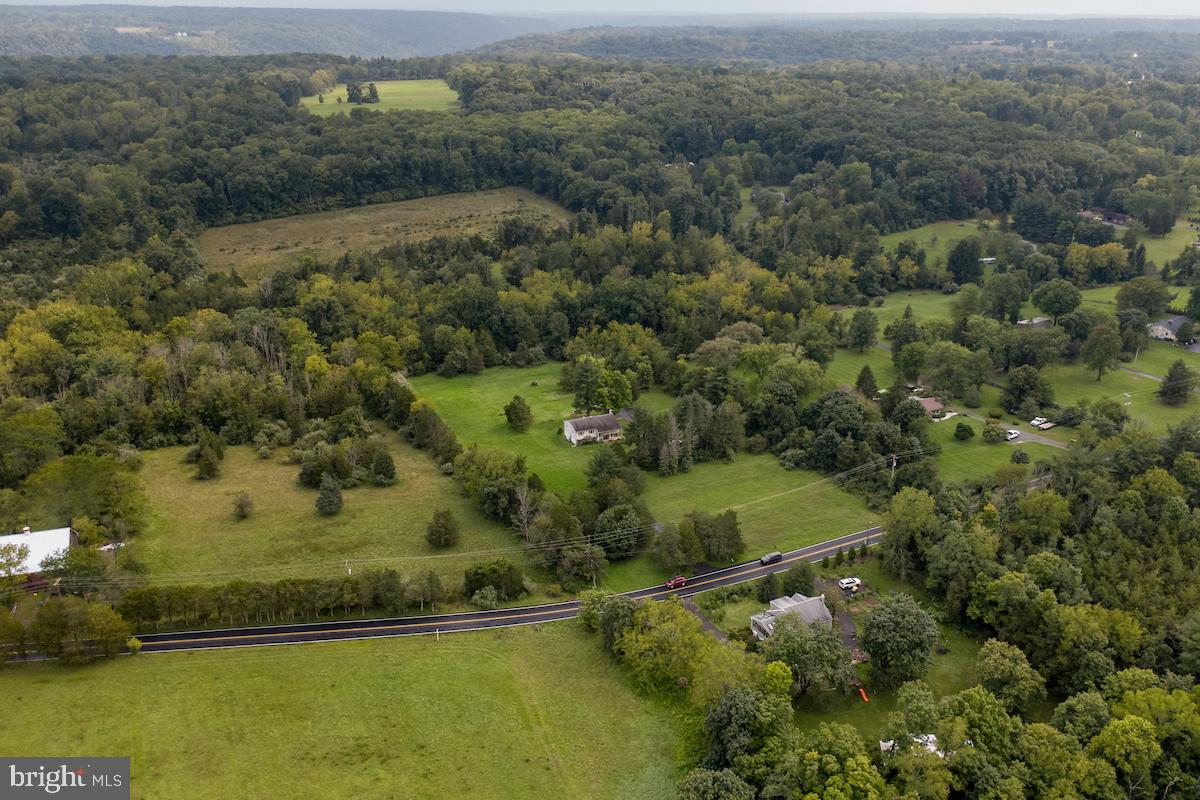 125 E Dark Hollow Road Rd Property Photo 15
