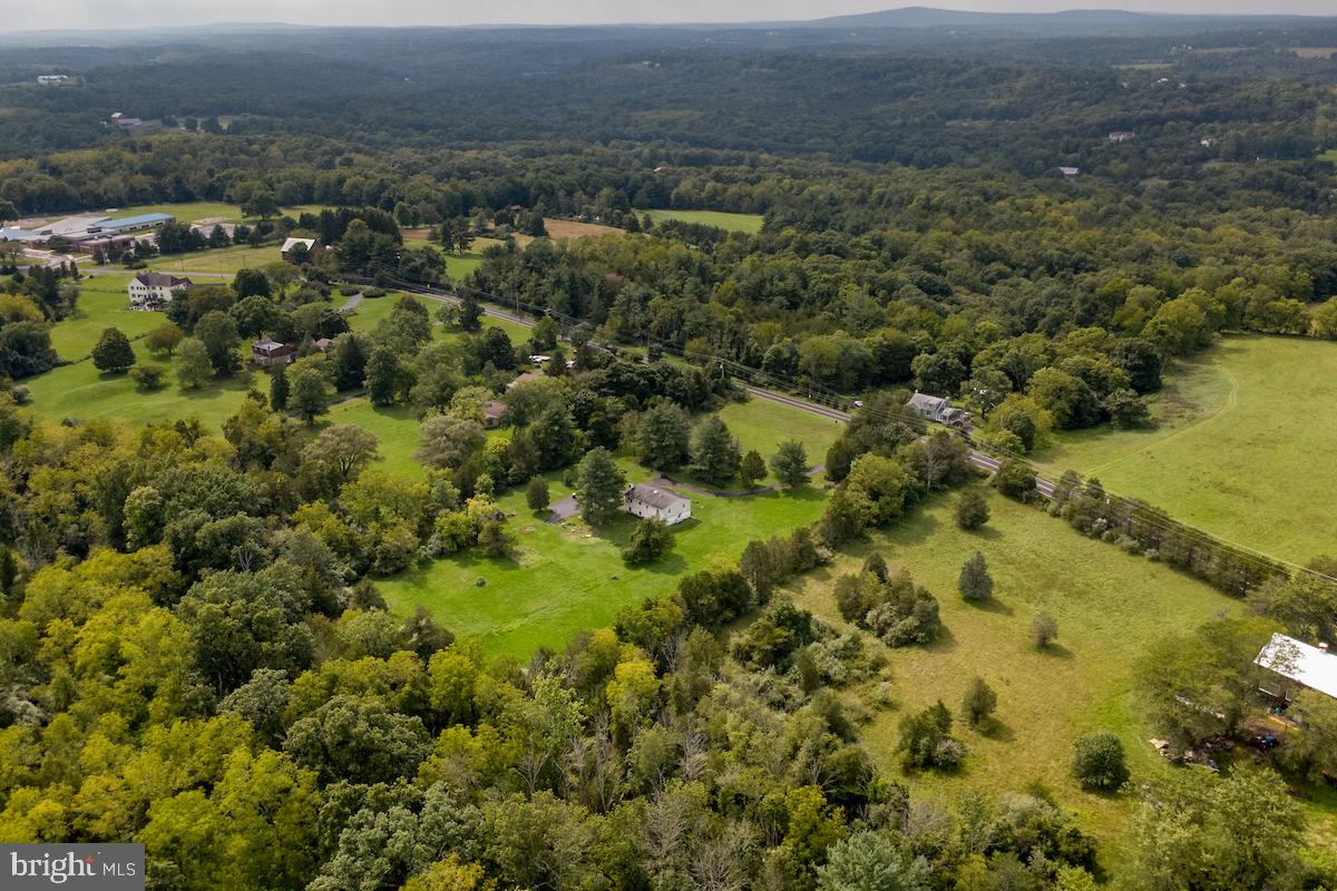 125 E Dark Hollow Road Rd Property Photo 16