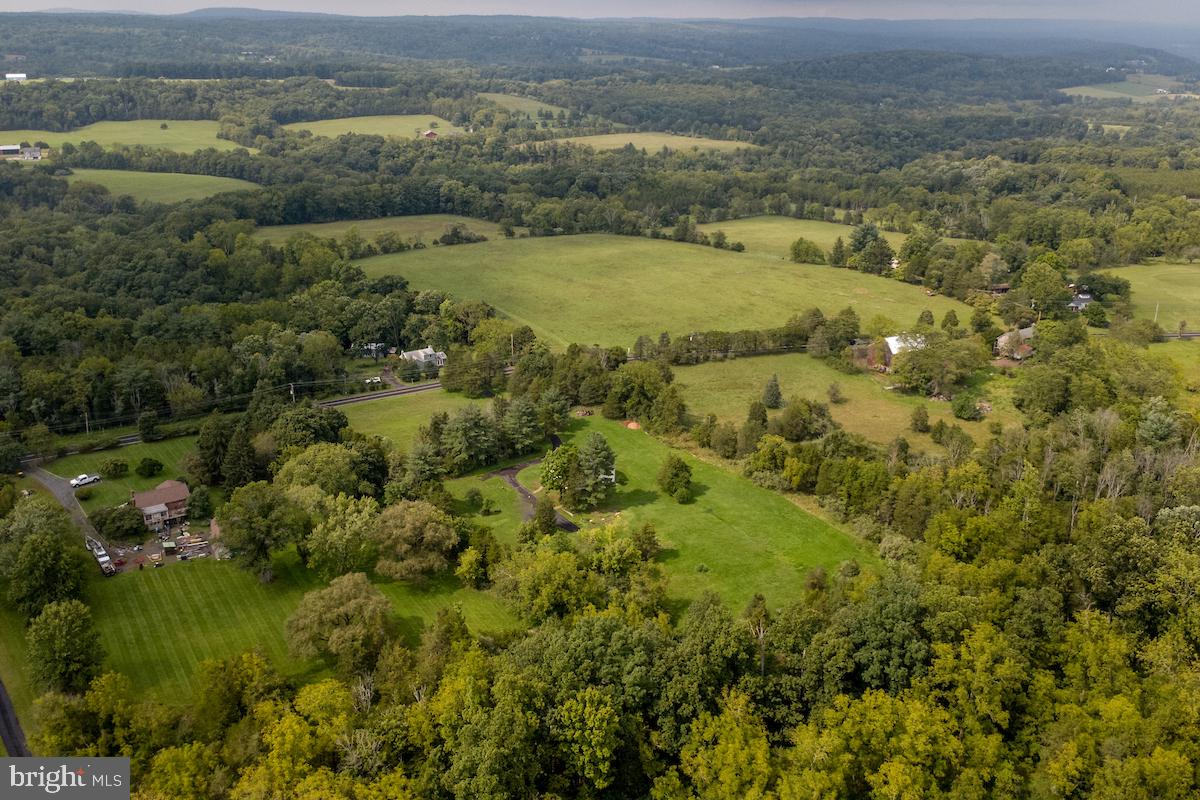 125 E Dark Hollow Road Rd Property Photo 17