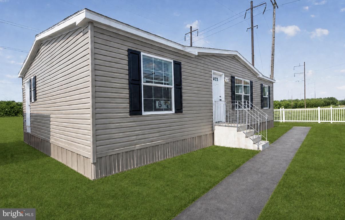 3241 Lilac Ave Property Photo 1