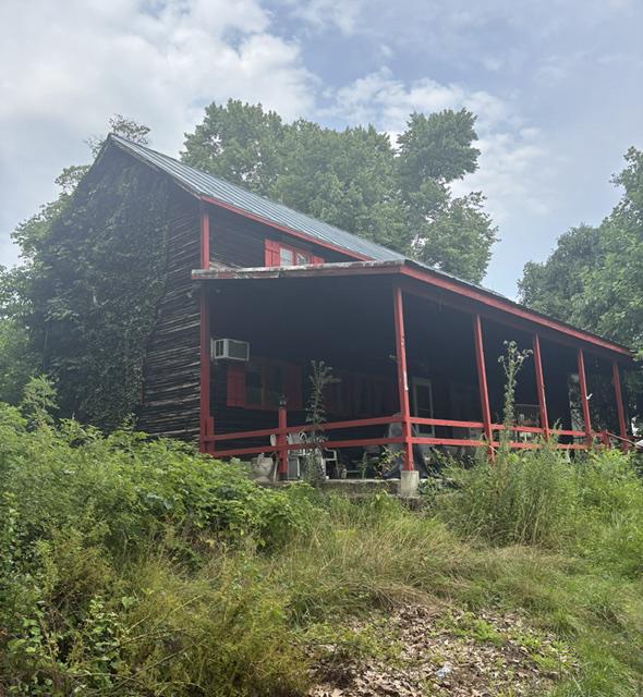 824 SANDY RUN RD Property Photo 1