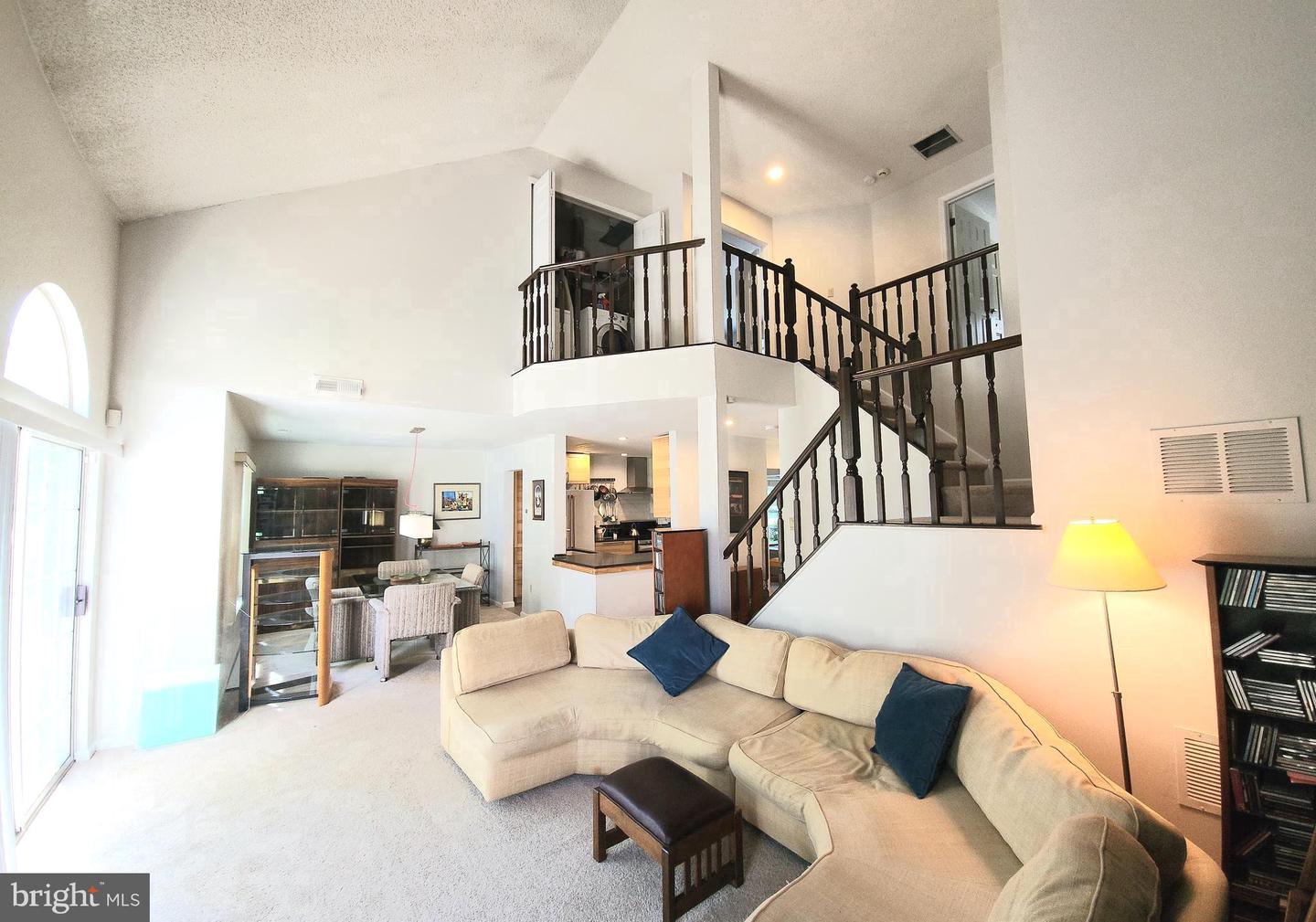 15 LAUREL CIR