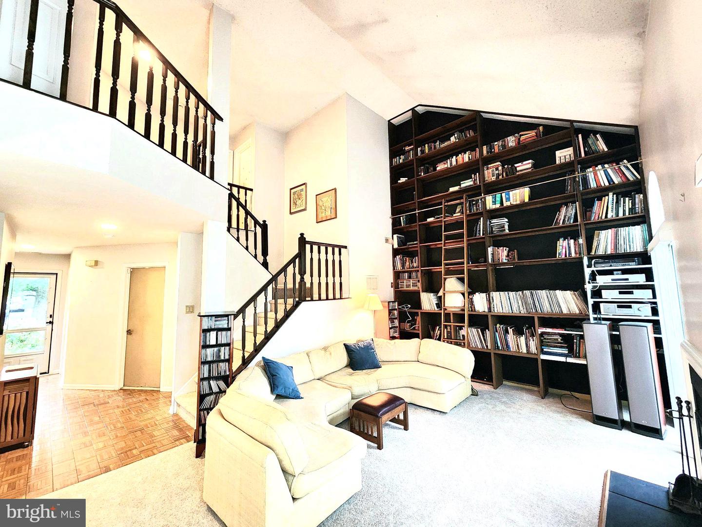 15 Laurel Cir Property Photo 5