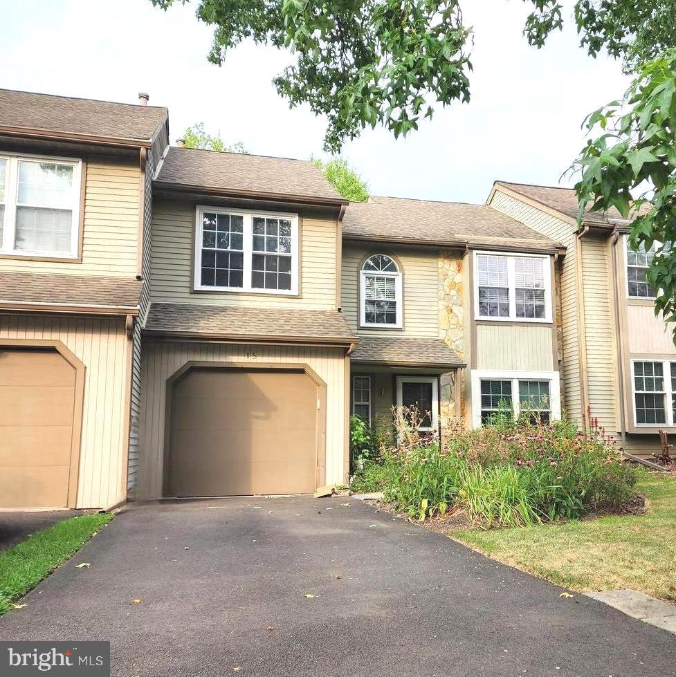 15 Laurel Cir Property Photo 24