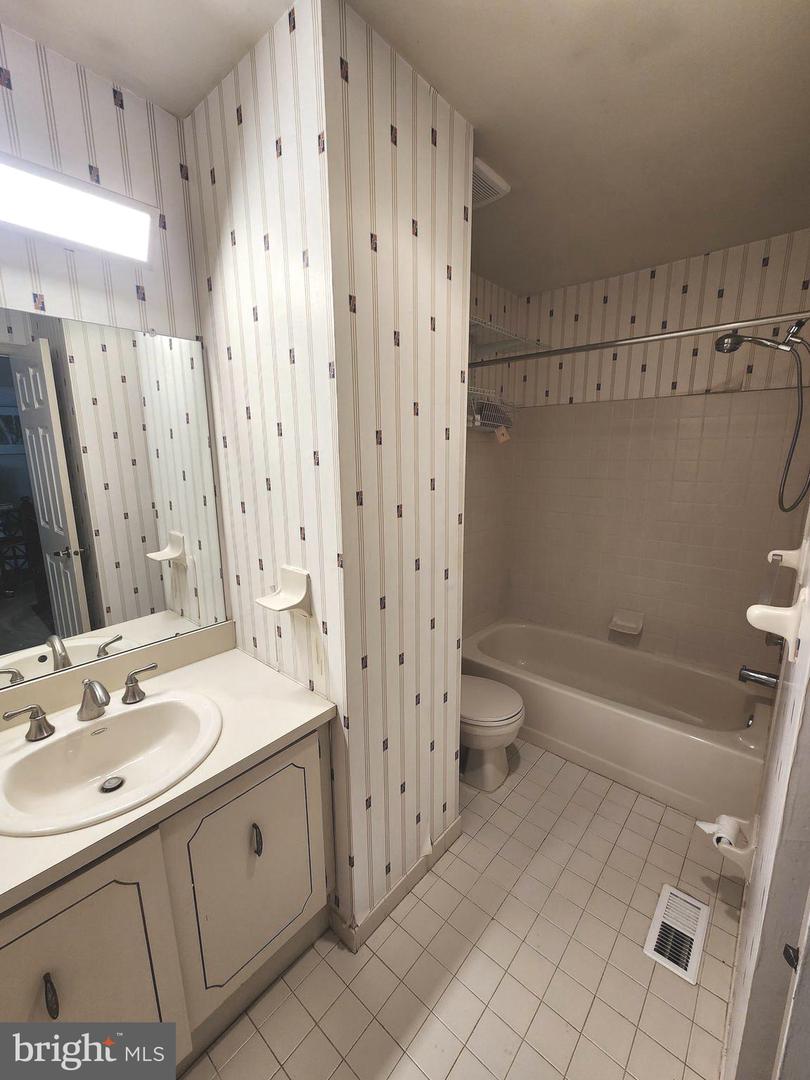 15 Laurel Cir Property Photo 27