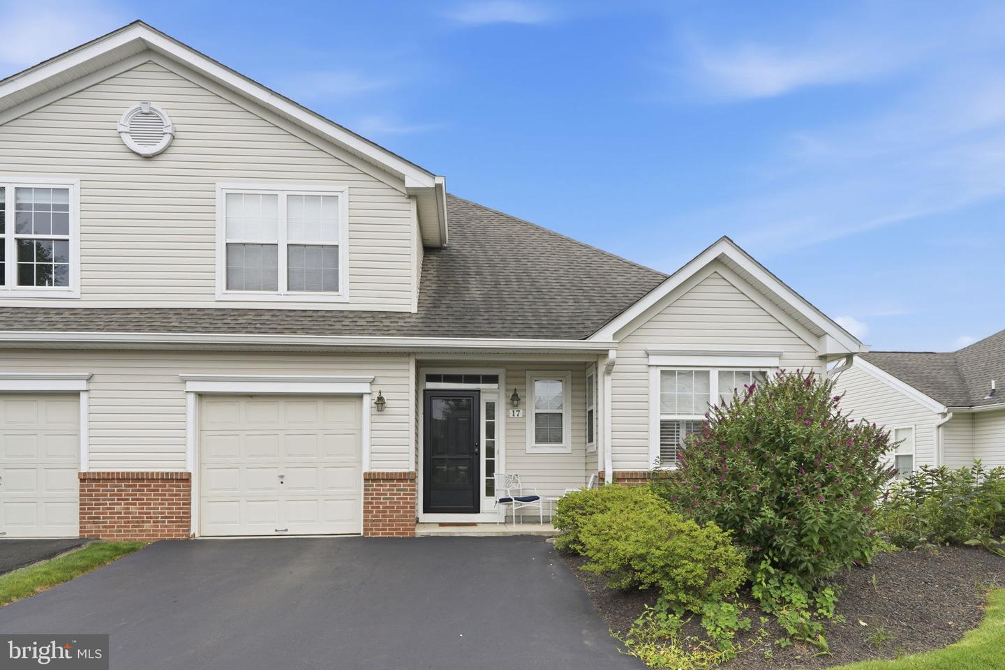 17 Lady Slipper Ln Property Photo 1