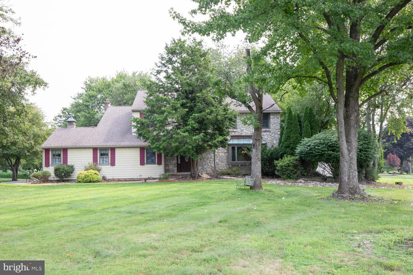 87 Eagle Mount Dr Property Photo 1