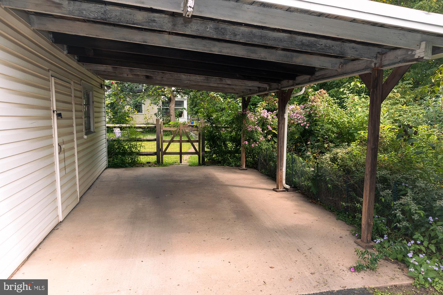 176 N Ambler St Property Photo 26