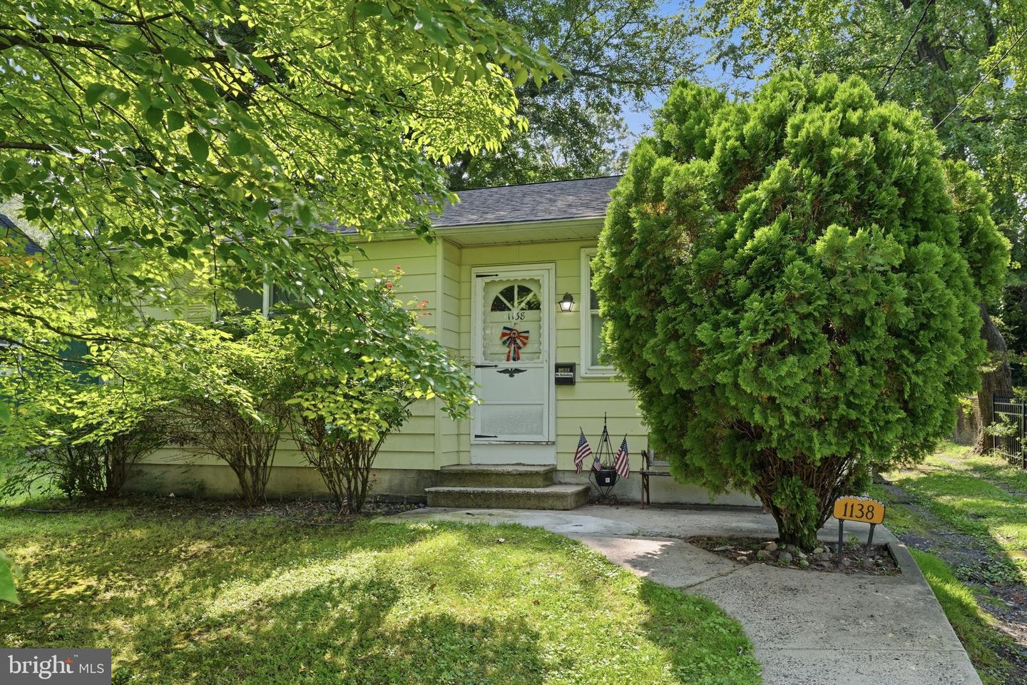 1138 Sunset Ln Property Photo 1