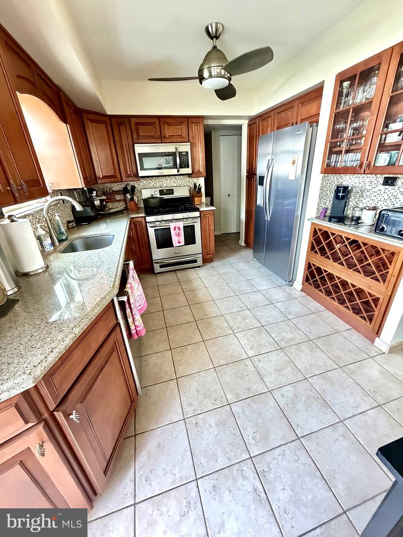 6308 Militia Ct Property Photo 5