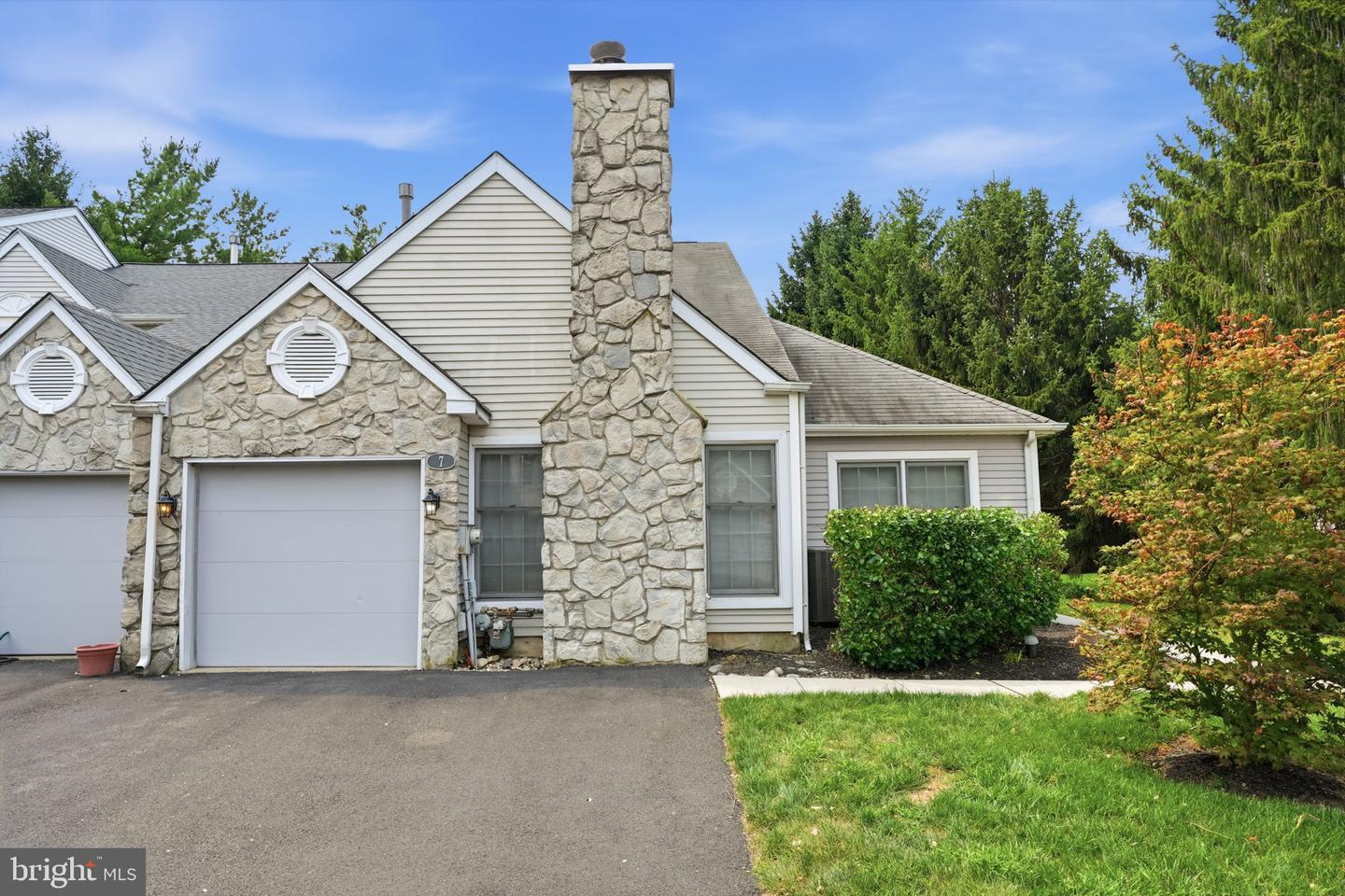7 Walton Ct Property Photo 2
