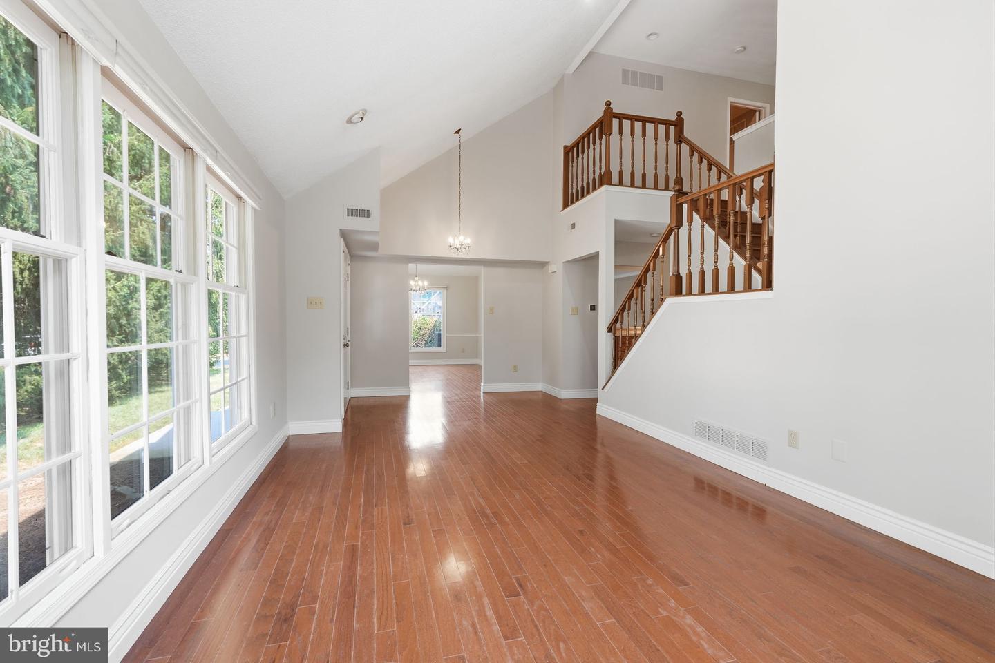 7 Walton Ct Property Photo 5