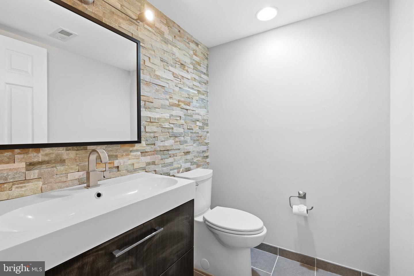 7 Walton Ct Property Photo 15