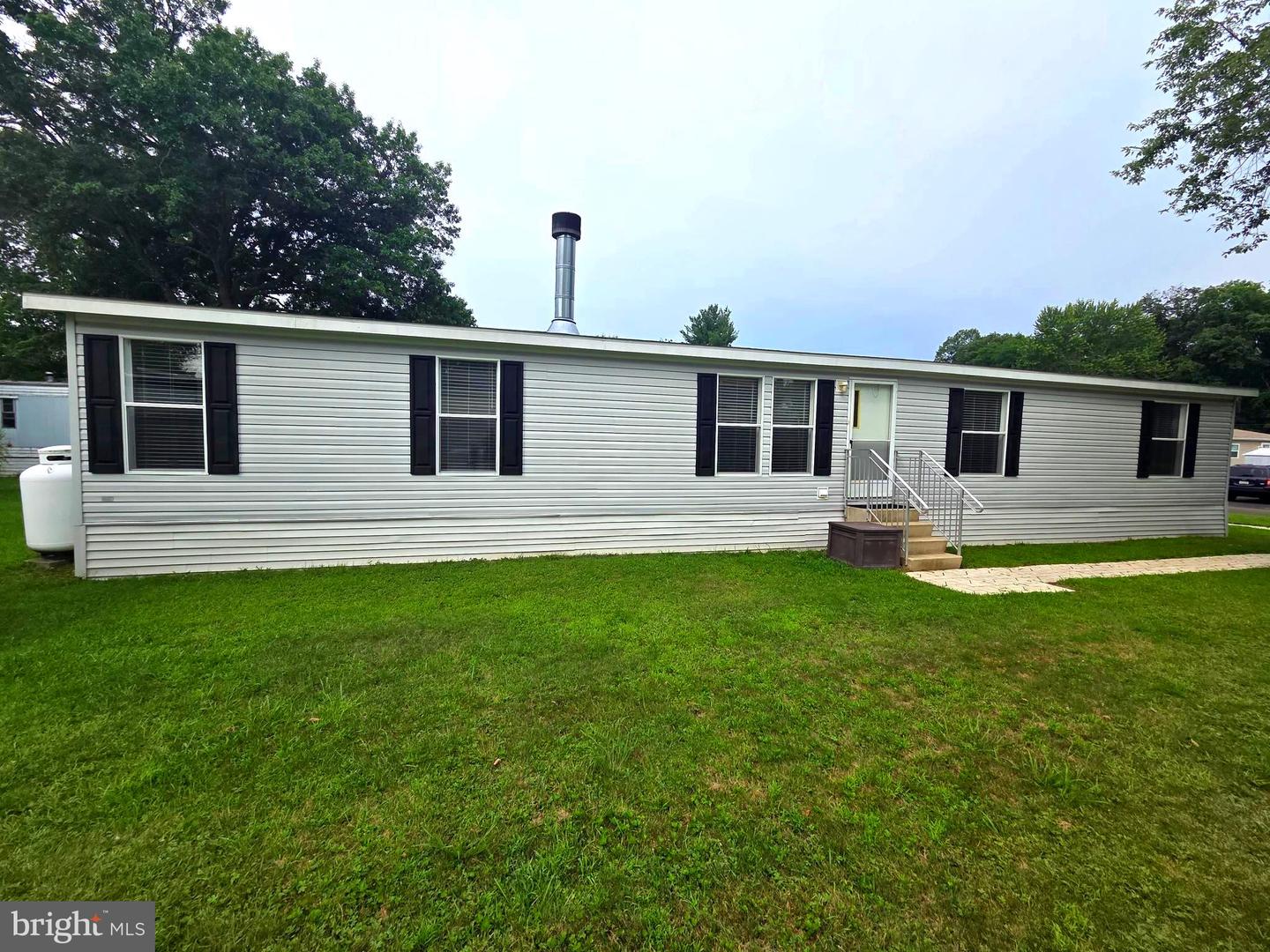 278 Lake Ln Property Photo 1