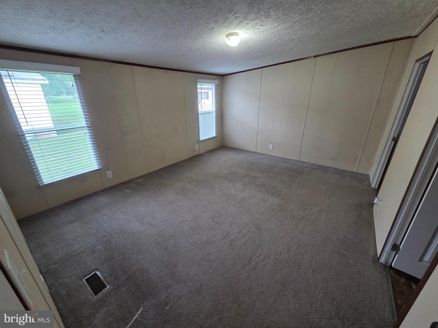 278 Lake Ln Property Photo 10