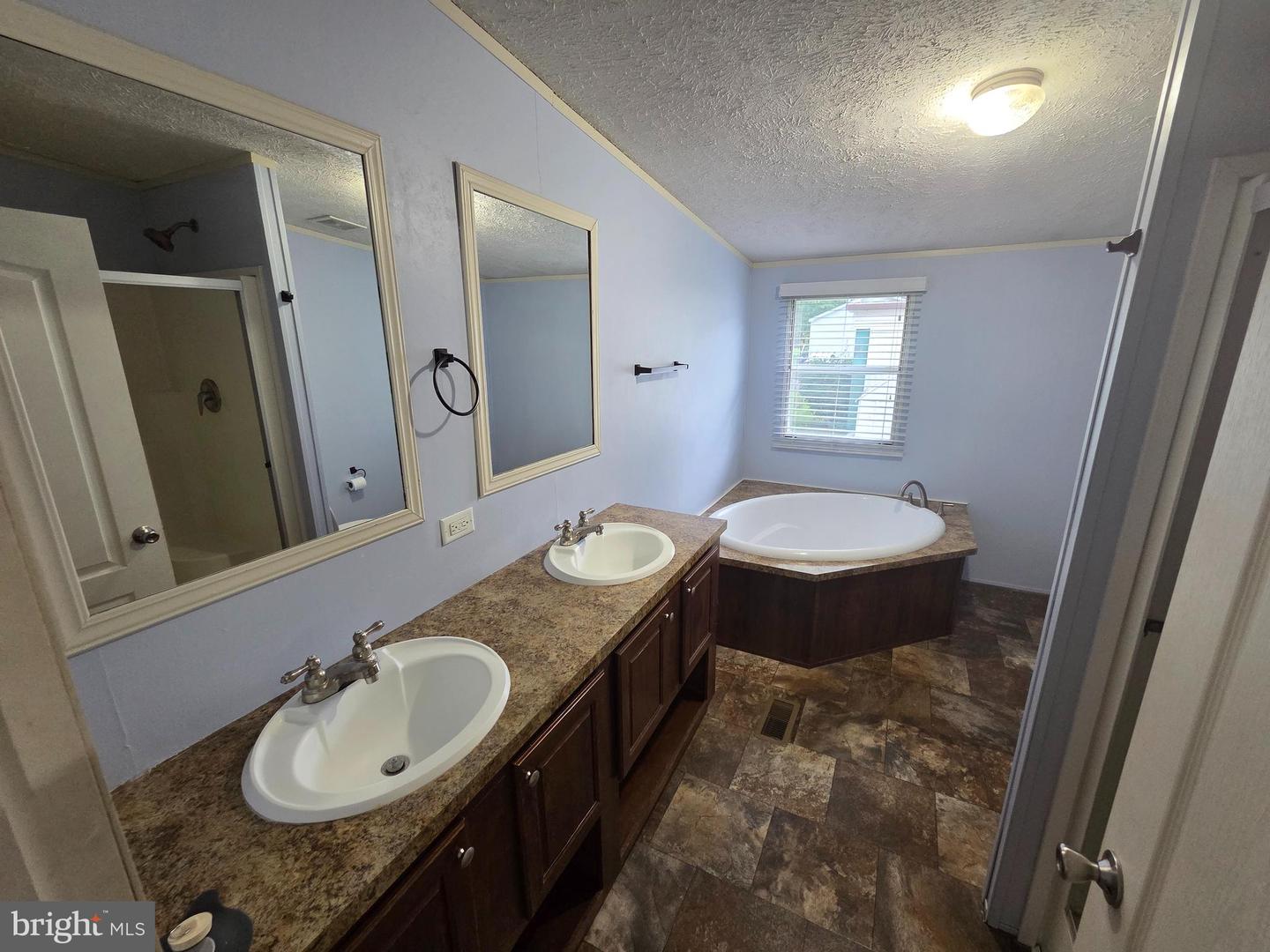 278 Lake Ln Property Photo 12