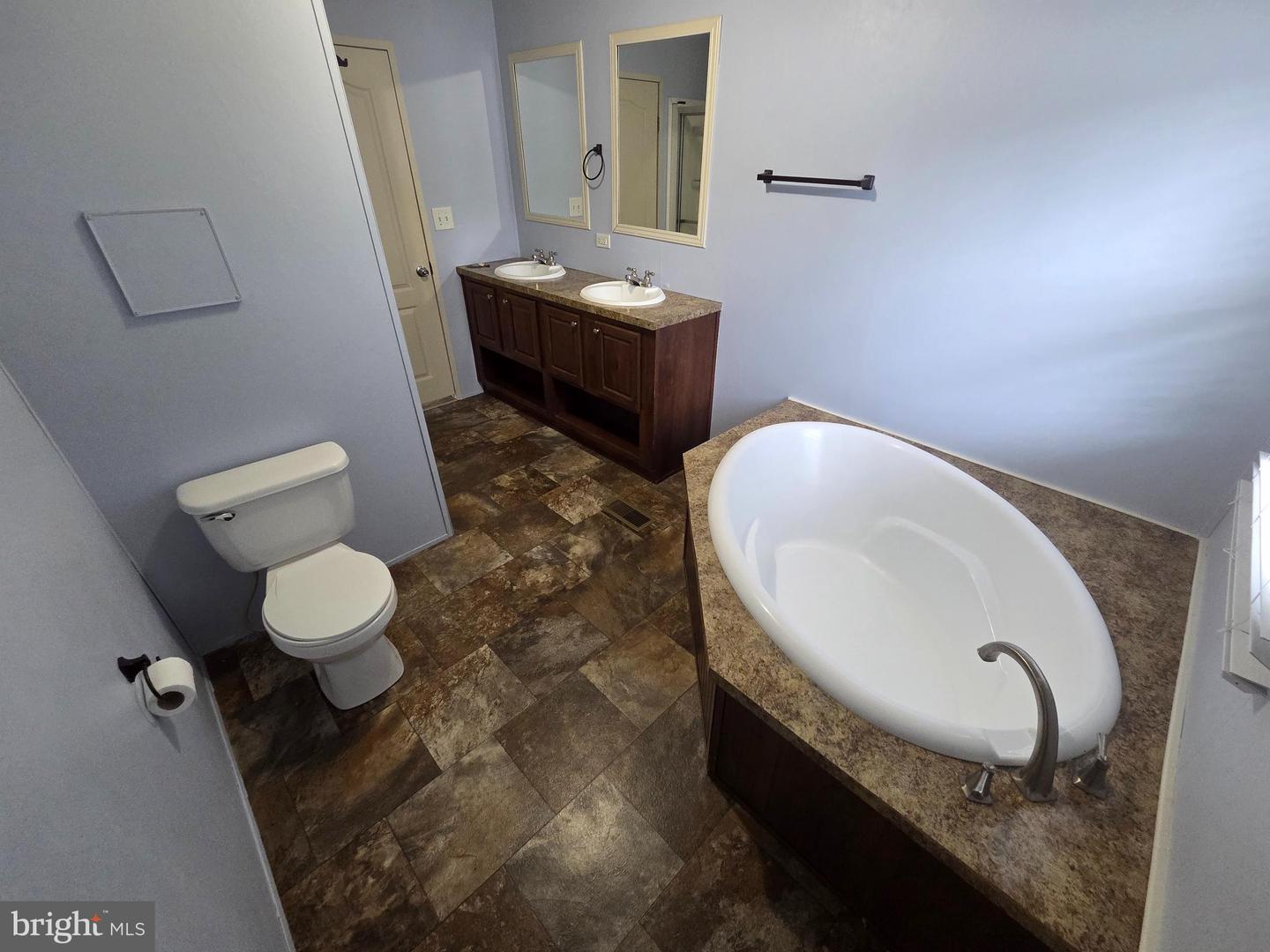 278 Lake Ln Property Photo 13