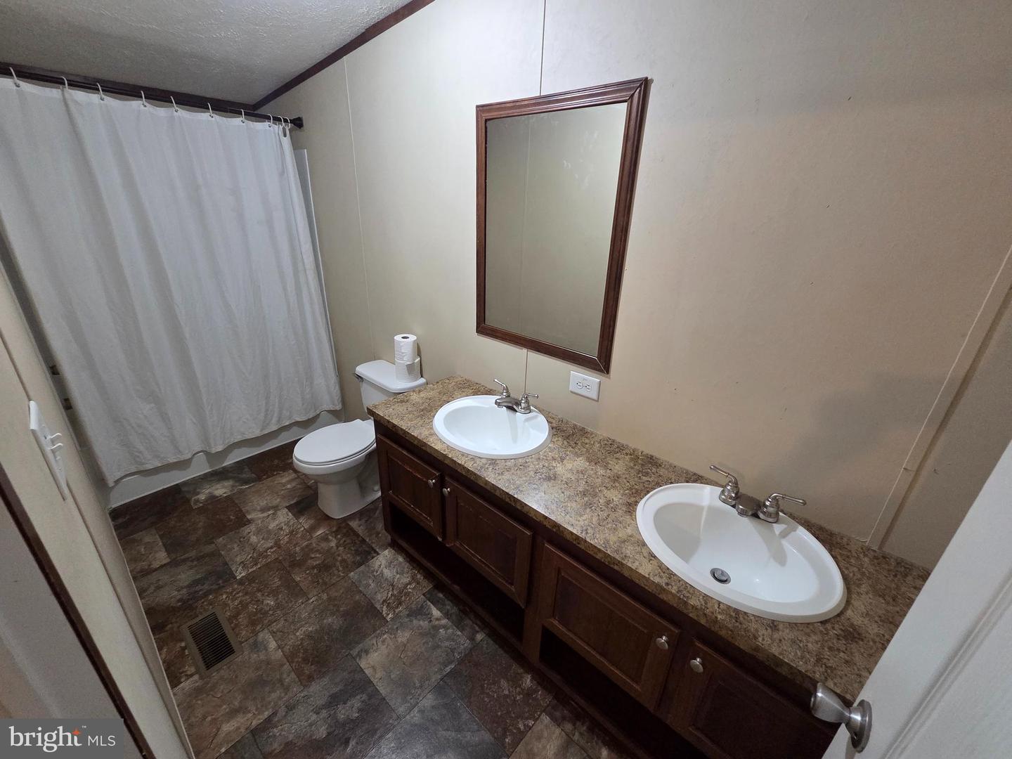 278 Lake Ln Property Photo 17