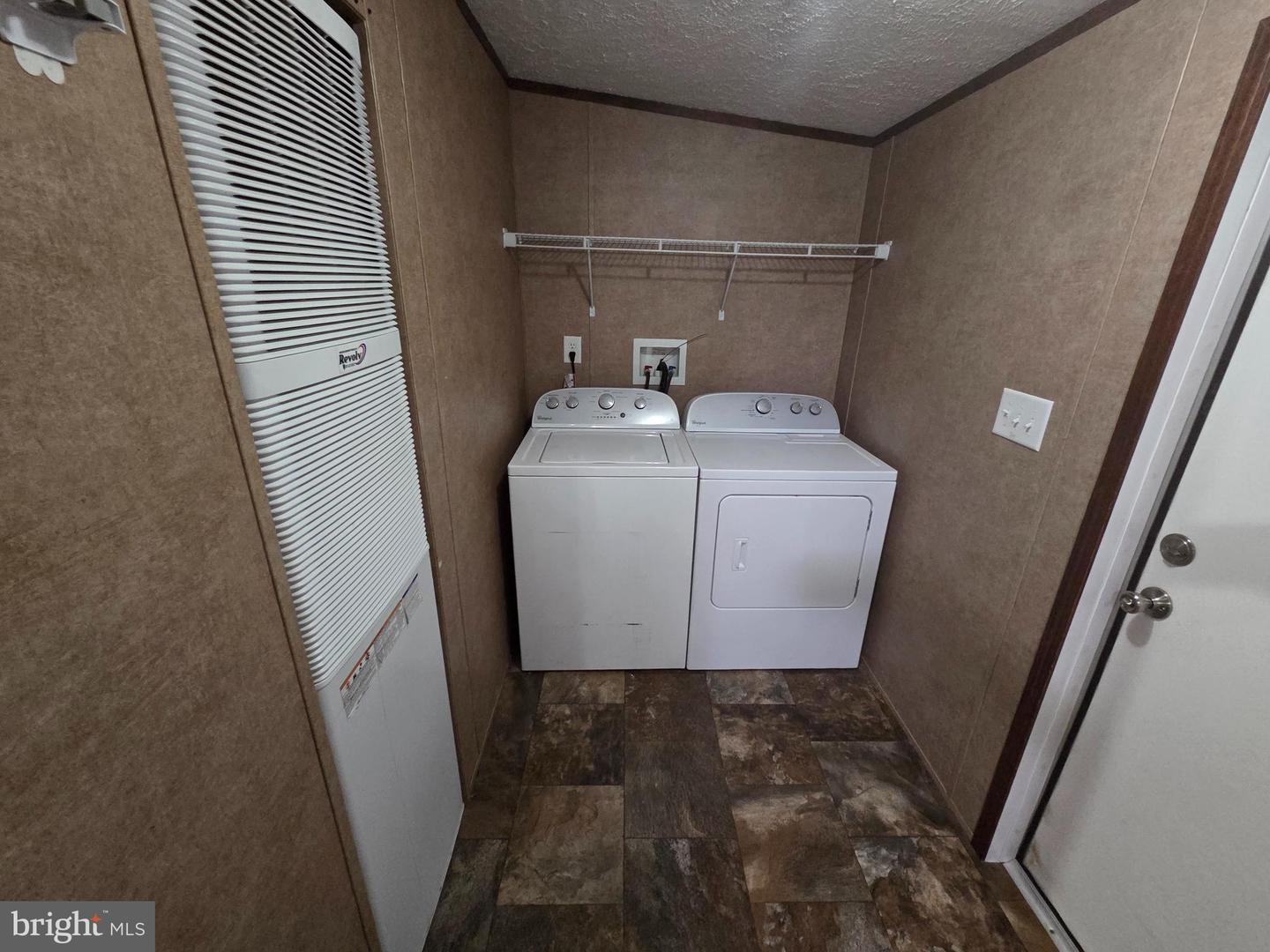 278 Lake Ln Property Photo 18