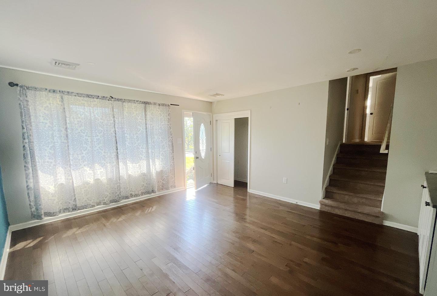 3 Nanlyn Ave Property Photo 5