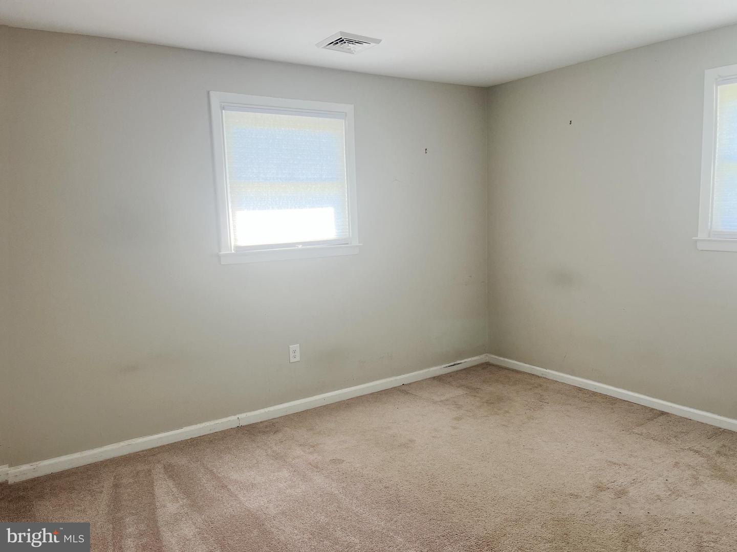 3 Nanlyn Ave Property Photo 12