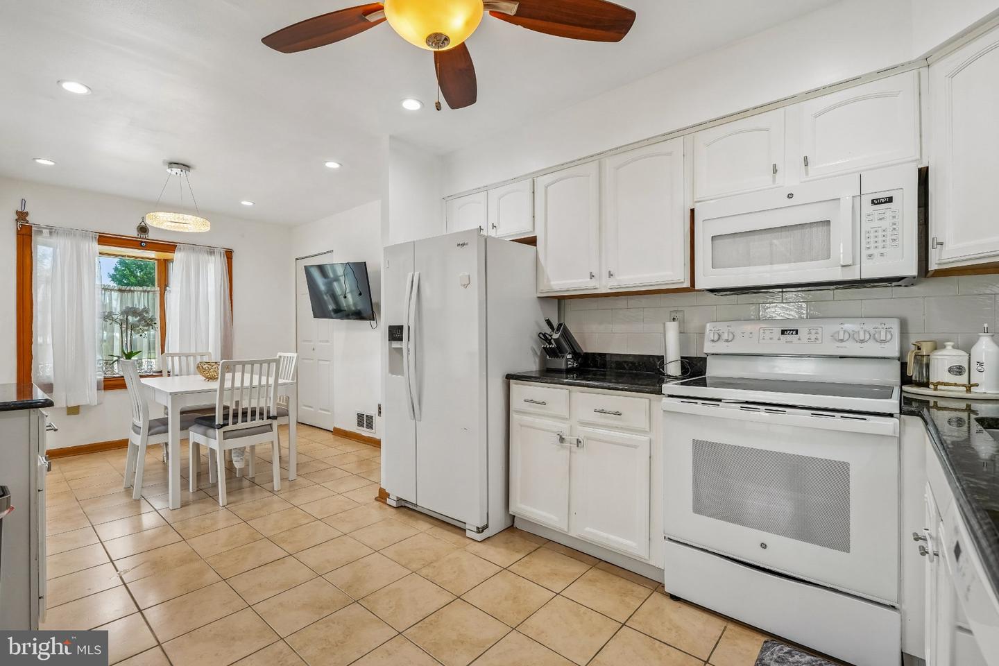 5738 Keenan Ct Property Photo 9