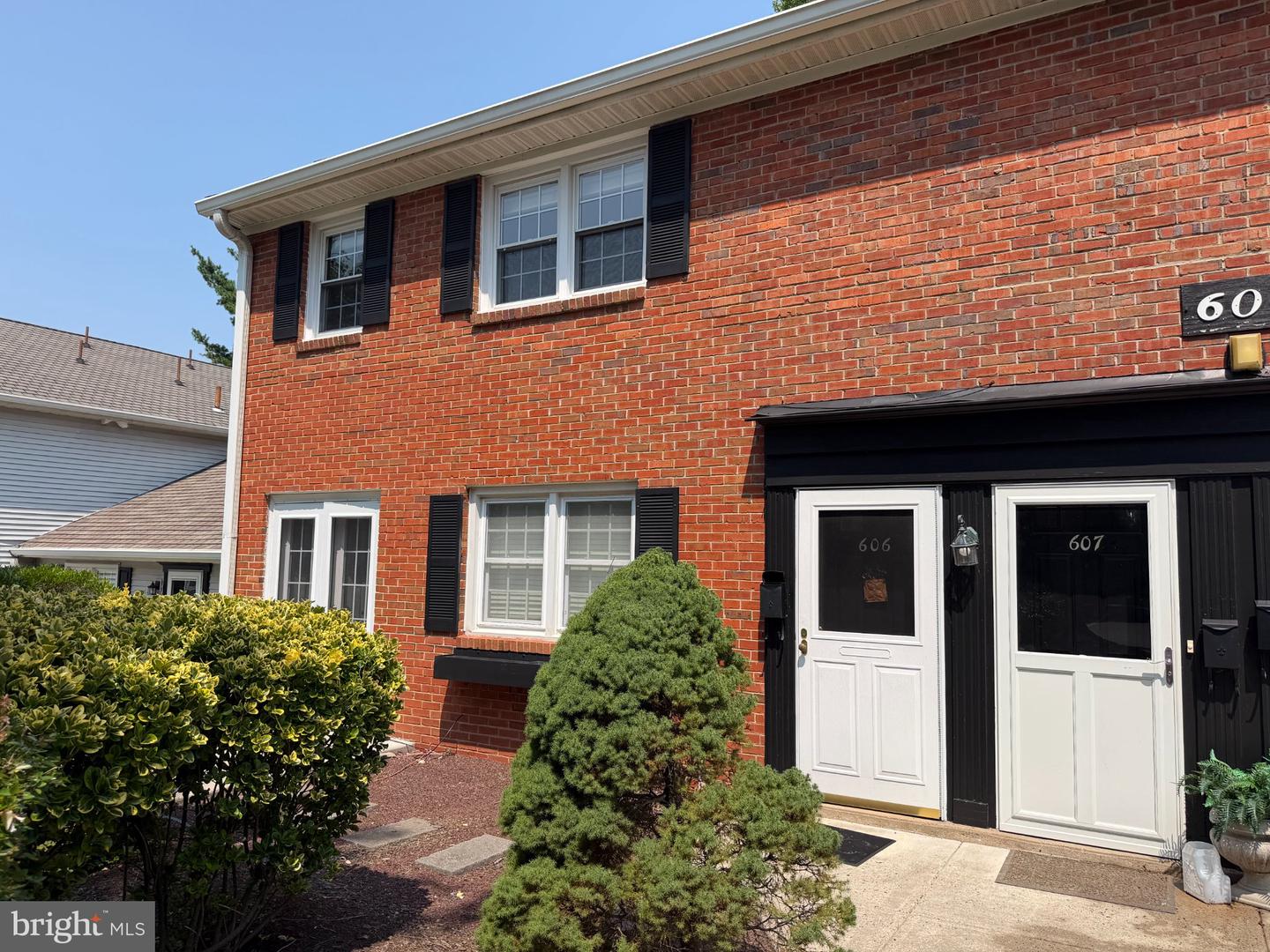 607 S Yardley Cmns St Property Photo 1