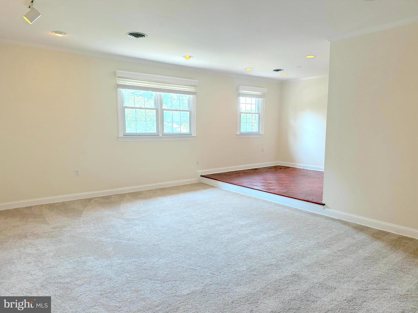 607 S Yardley Cmns St Property Photo 3
