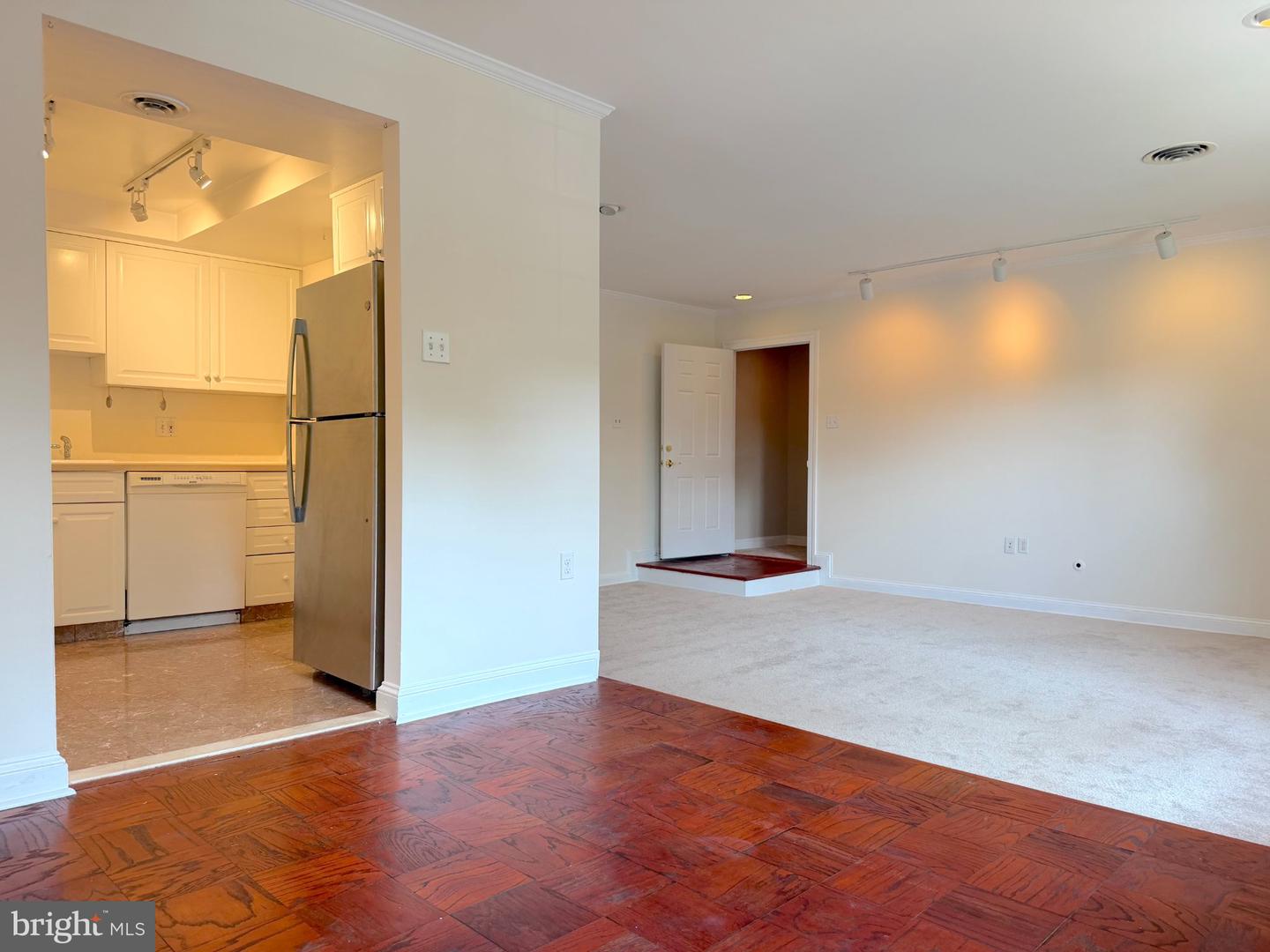 607 S Yardley Cmns St Property Photo 5