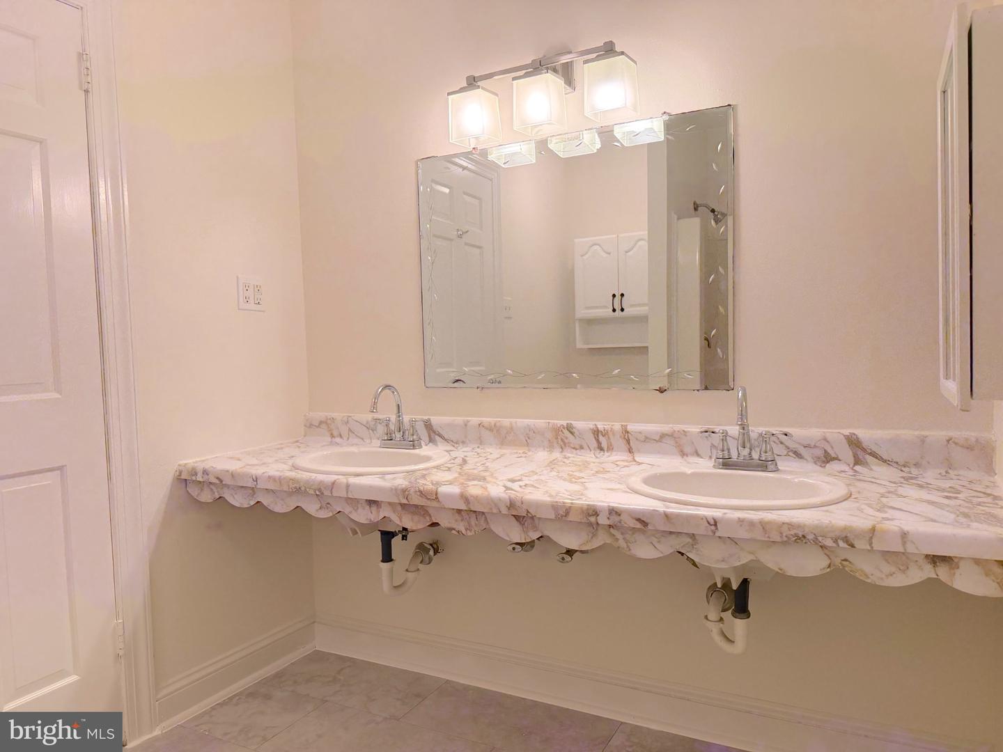 607 S Yardley Cmns St Property Photo 14