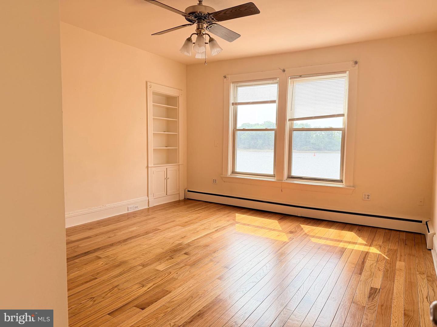 256 Radcliffe St #2nd Floor Property Photo 8