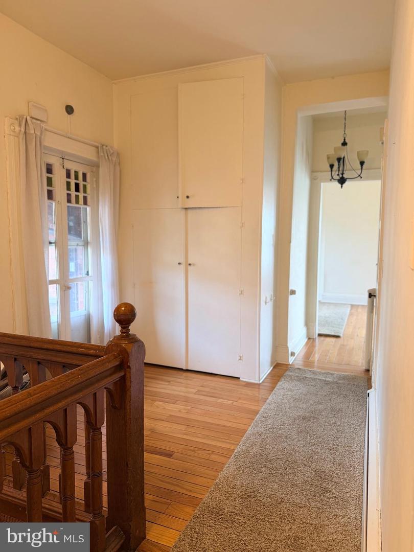 256 Radcliffe St #2nd Floor Property Photo 10