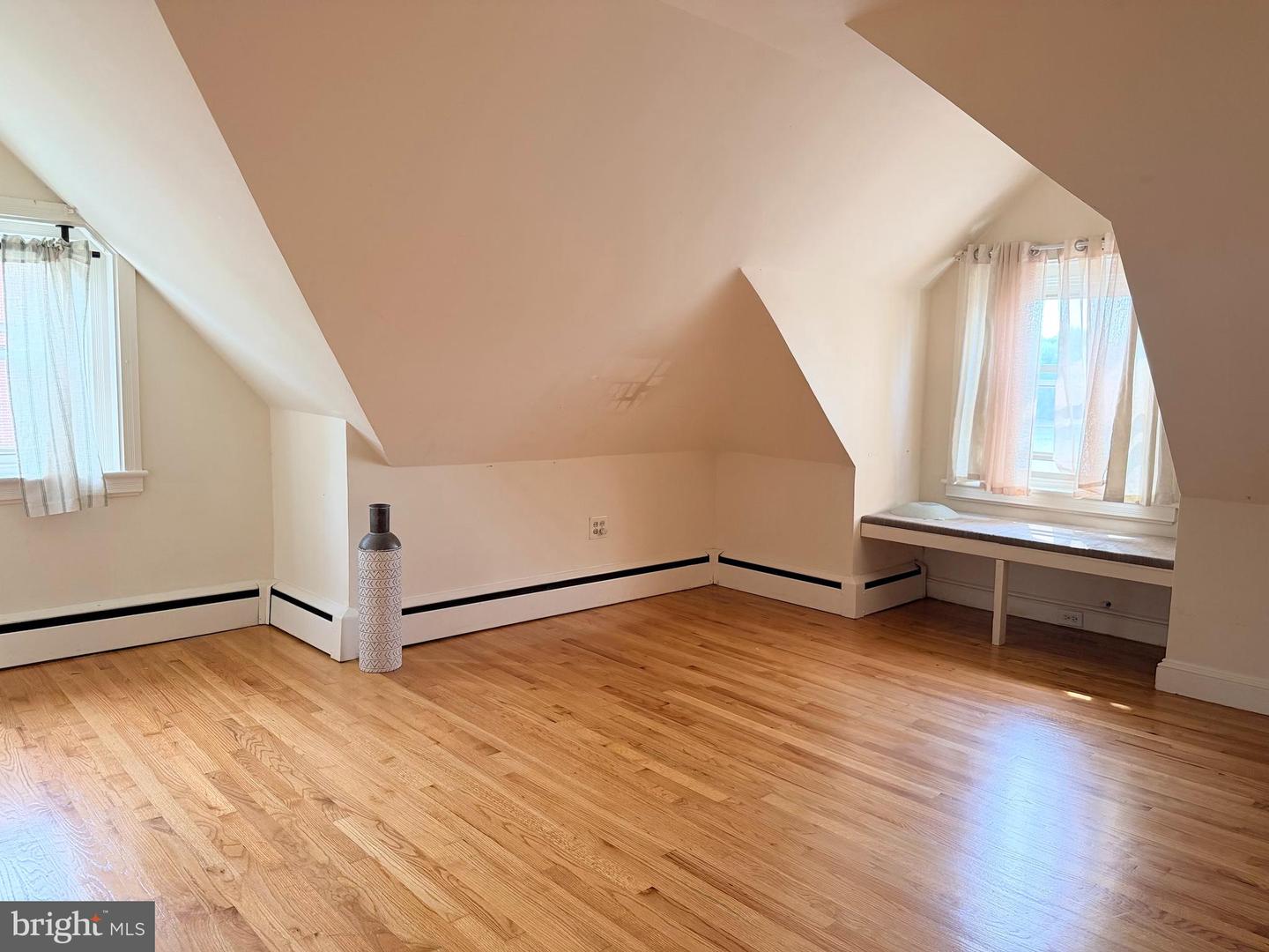 256 Radcliffe St #2nd Floor Property Photo 11
