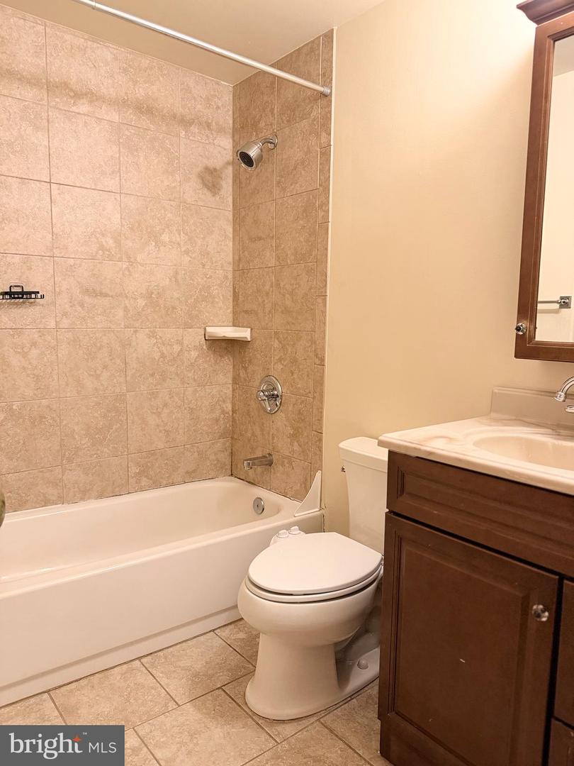 256 Radcliffe St #2nd Floor Property Photo 14