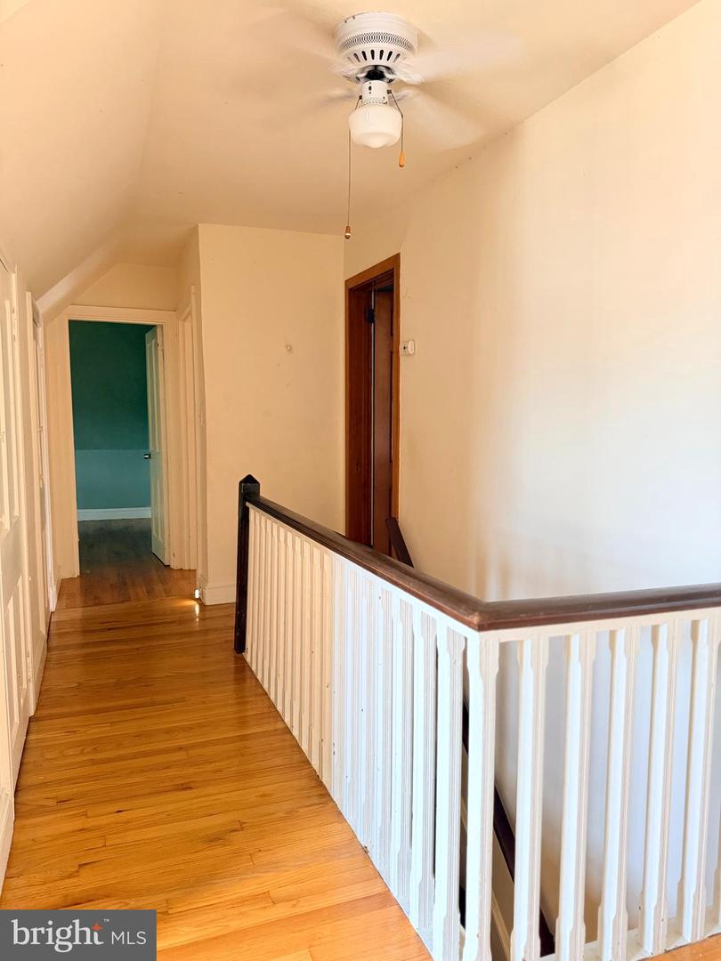 256 Radcliffe St #2nd Floor Property Photo 16
