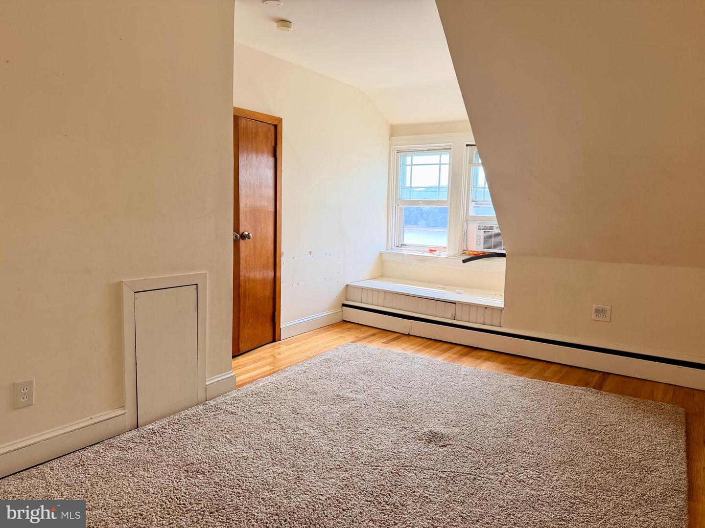 256 Radcliffe St #2nd Floor Property Photo 18