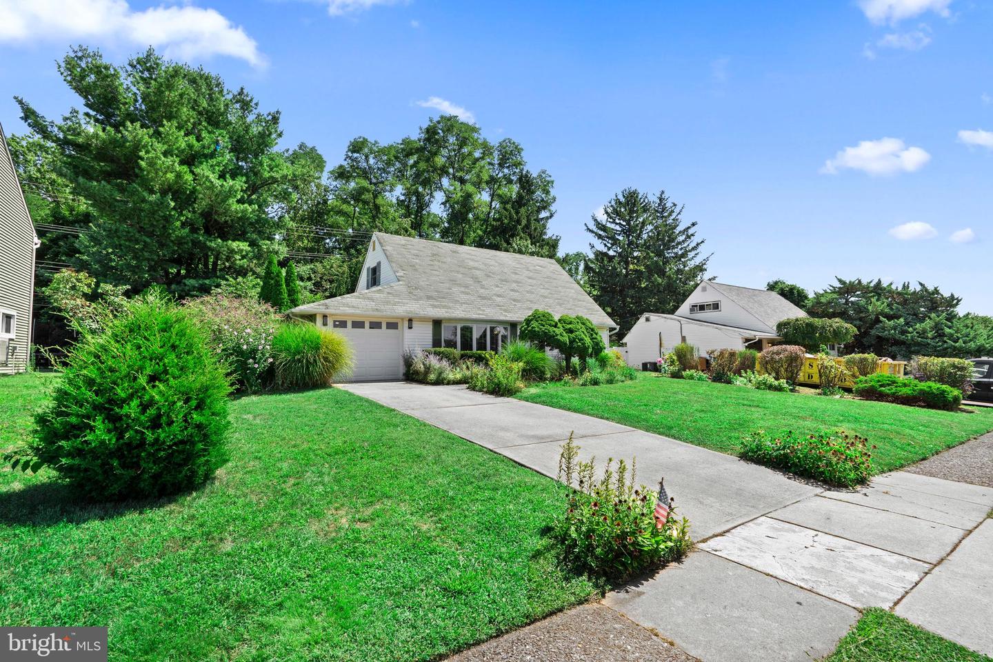 48 Towpath Rd Property Photo 1