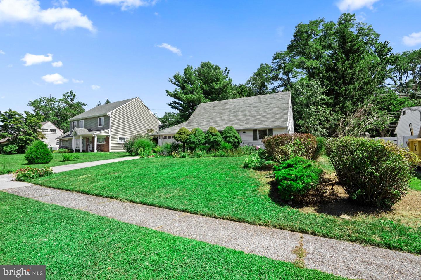 48 Towpath Rd Property Photo 2