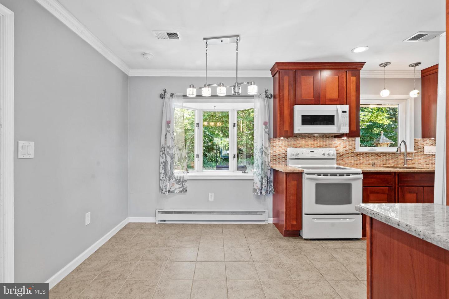 48 Towpath Rd Property Photo 9