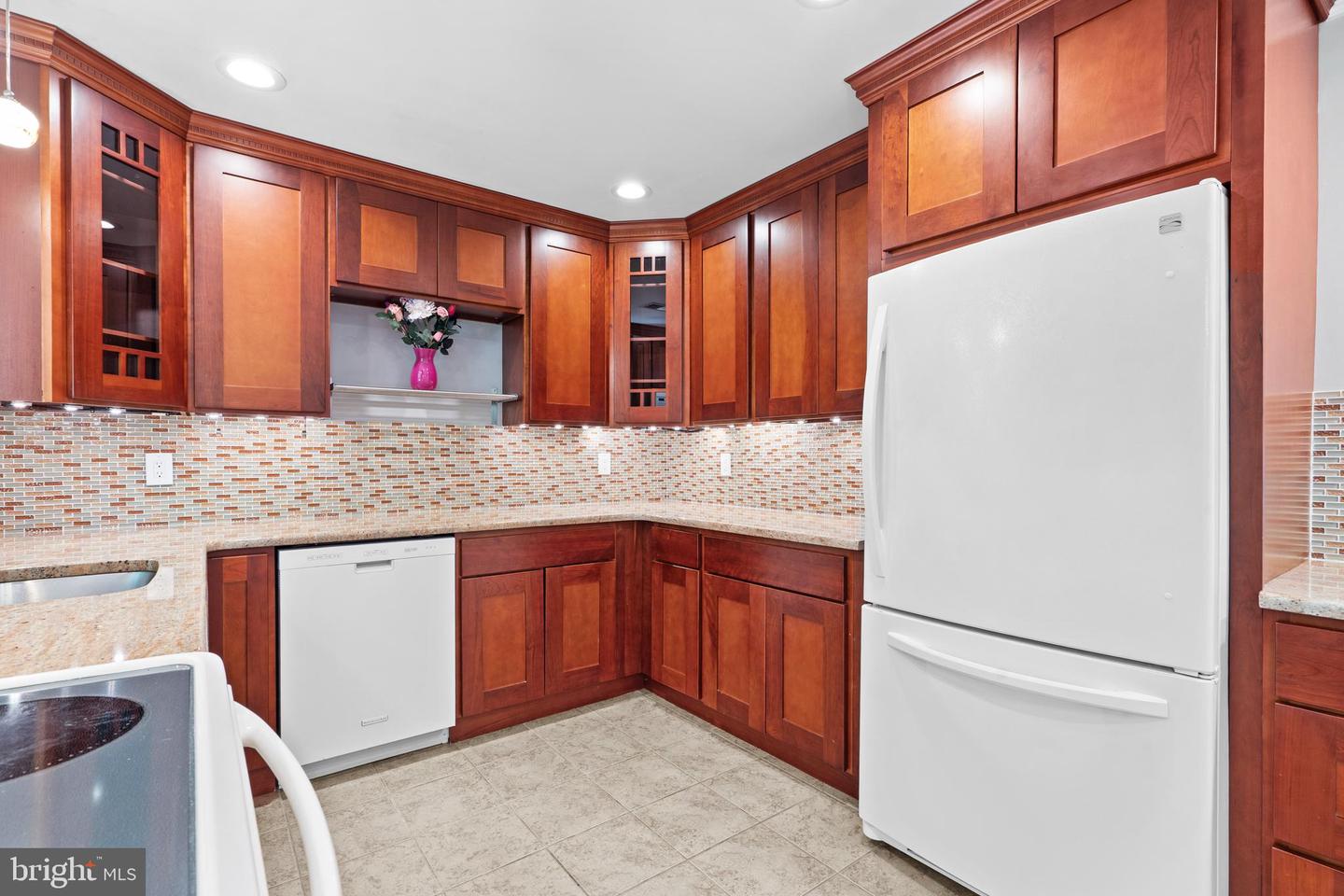 48 Towpath Rd Property Photo 12