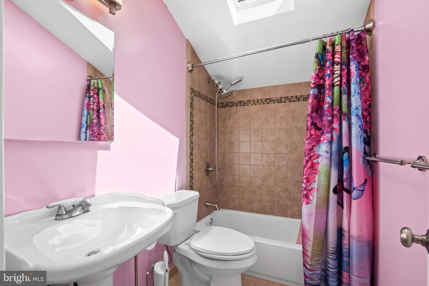 48 Towpath Rd Property Photo 22