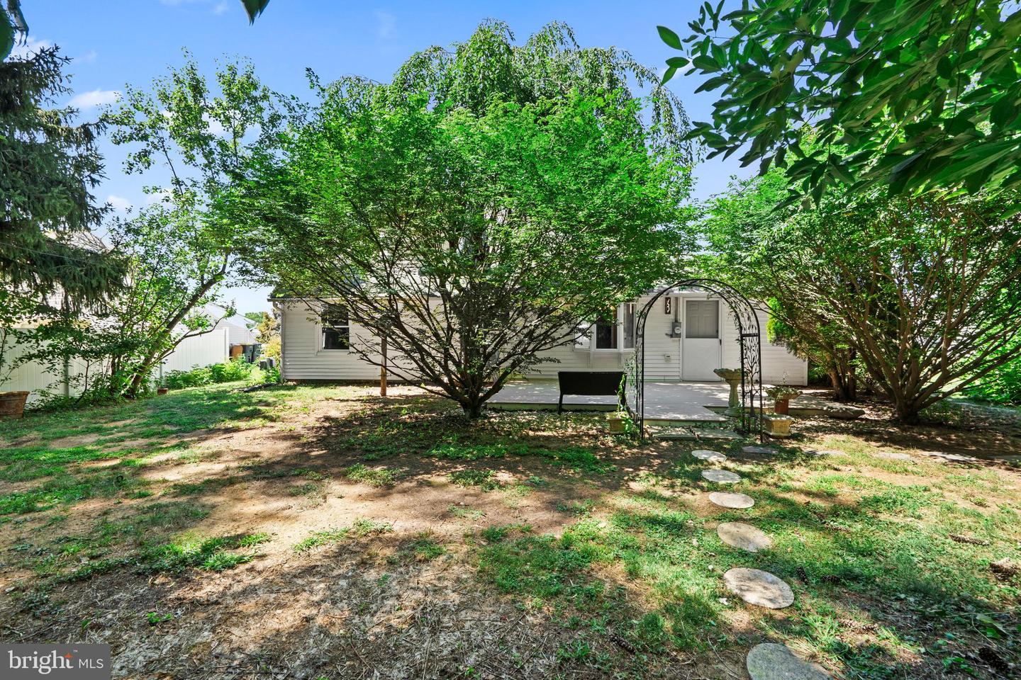 48 Towpath Rd Property Photo 31