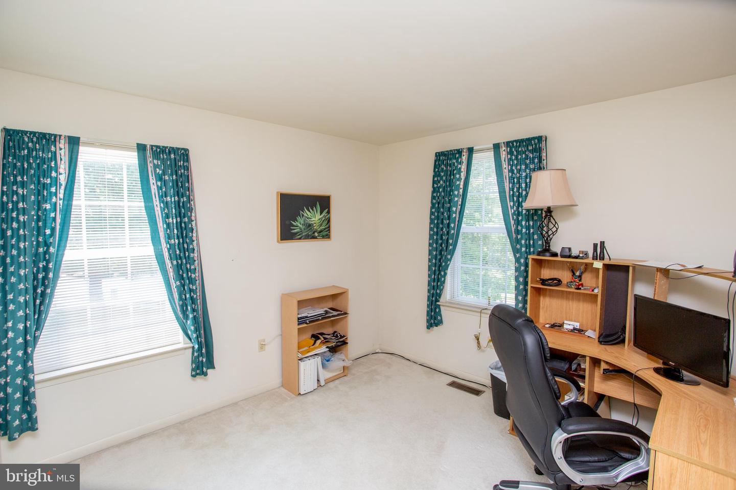 949 Scarlet Oak Dr Property Photo 24