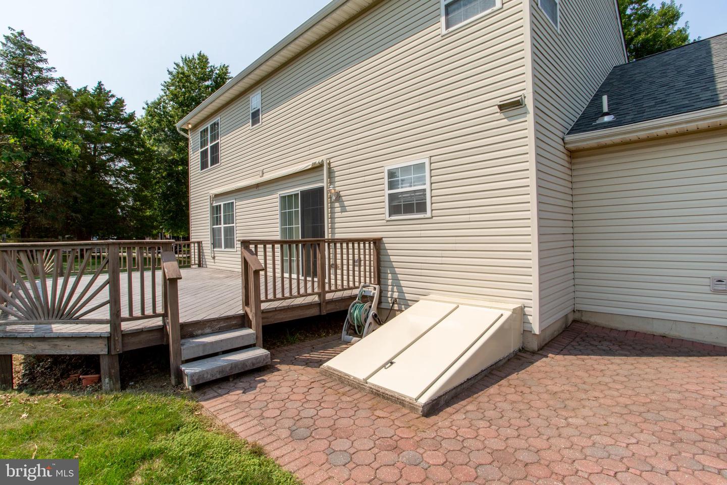 949 Scarlet Oak Dr Property Photo 32