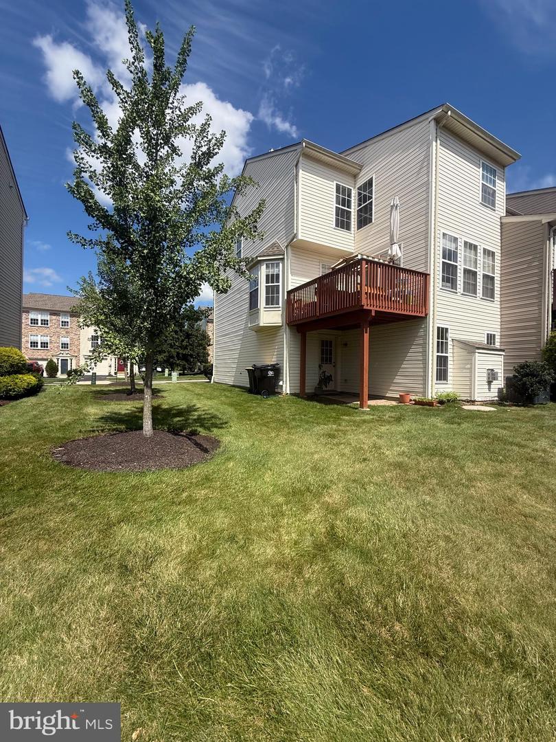 210 Windsor Ct Property Photo 39
