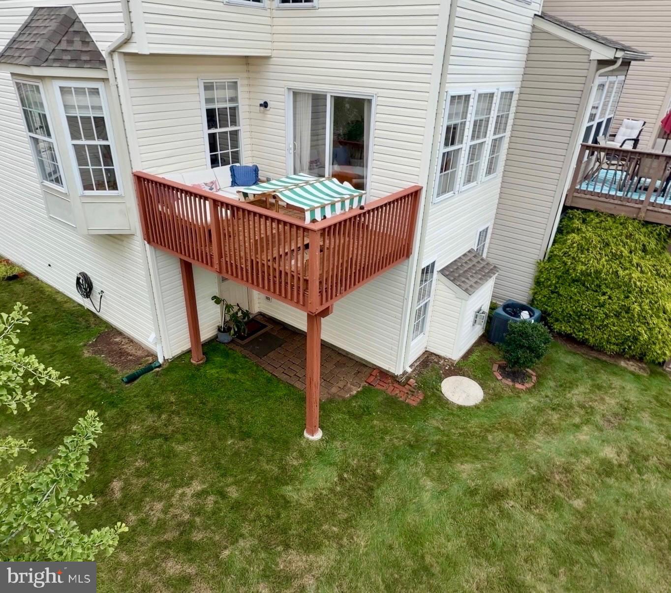 210 Windsor Ct Property Photo 40