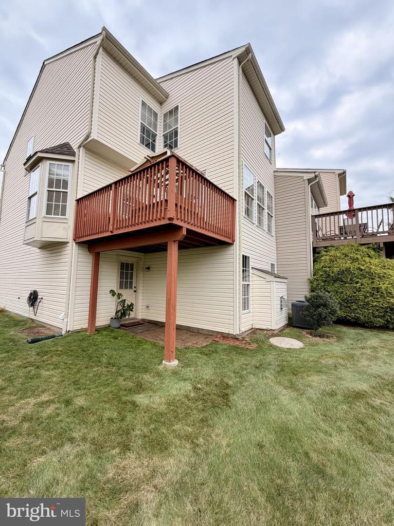 210 Windsor Ct Property Photo 41