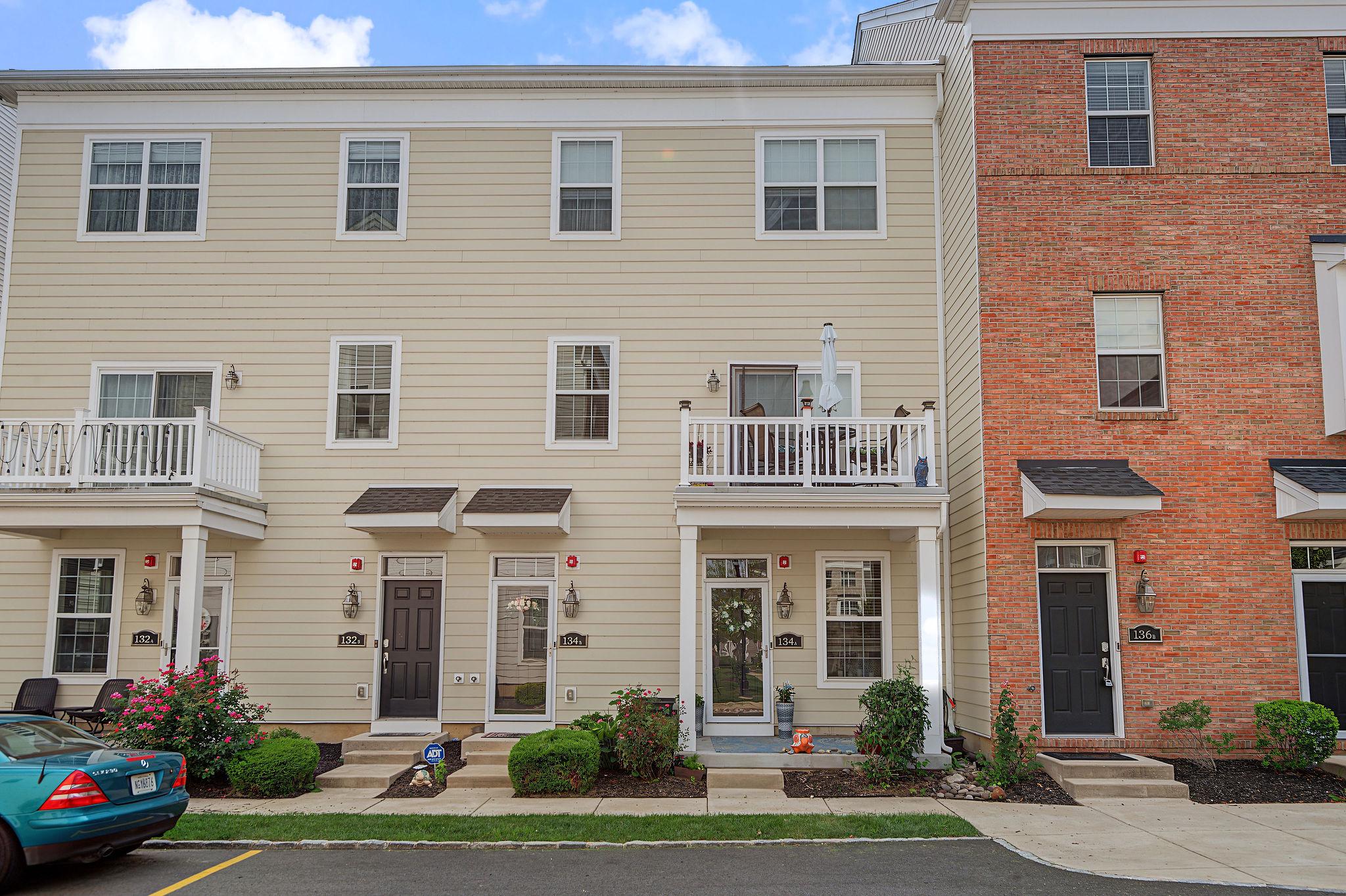 134-a Fleet Ct Property Photo 3